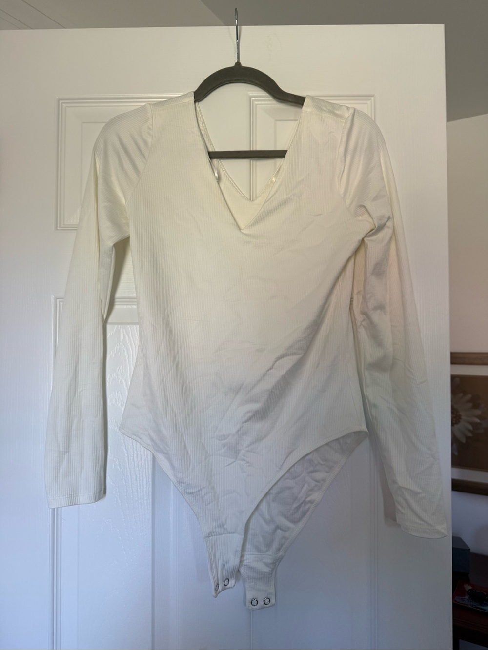 nine britton Long-Sleeve V-Neck Bodysuit - White